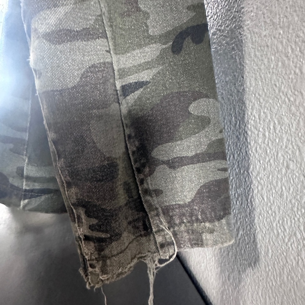 Zenana Outfitters women’s Camouflage Jacket - Picture 5 of 6